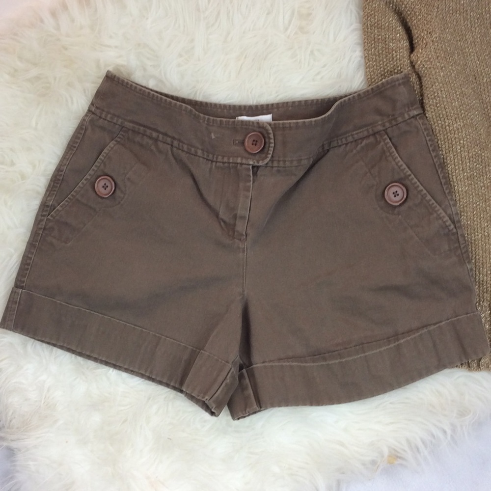✨Ann Taylor LOFT Tan Shorts Size 6✨